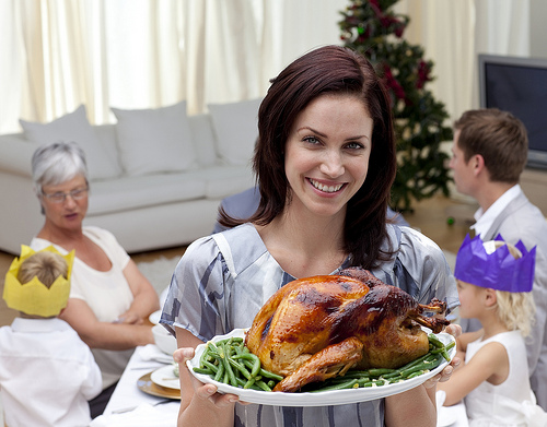 holiday-thanksgiving-womanandturkey_img